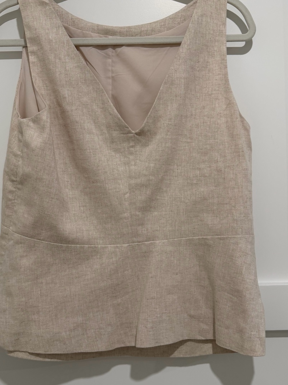 Banana Republic Beige Linen Blend V-Neck Top Size 8 sleeveless neutral summer